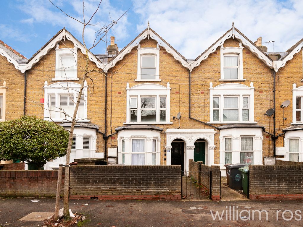 3 bed flat for sale in Queens Grove Road, North Chingford, London E4