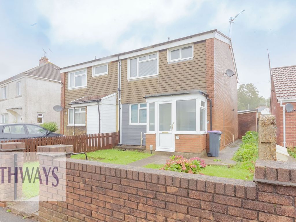 3 bed semidetached house for sale in East Road, Oakfield NP44, £