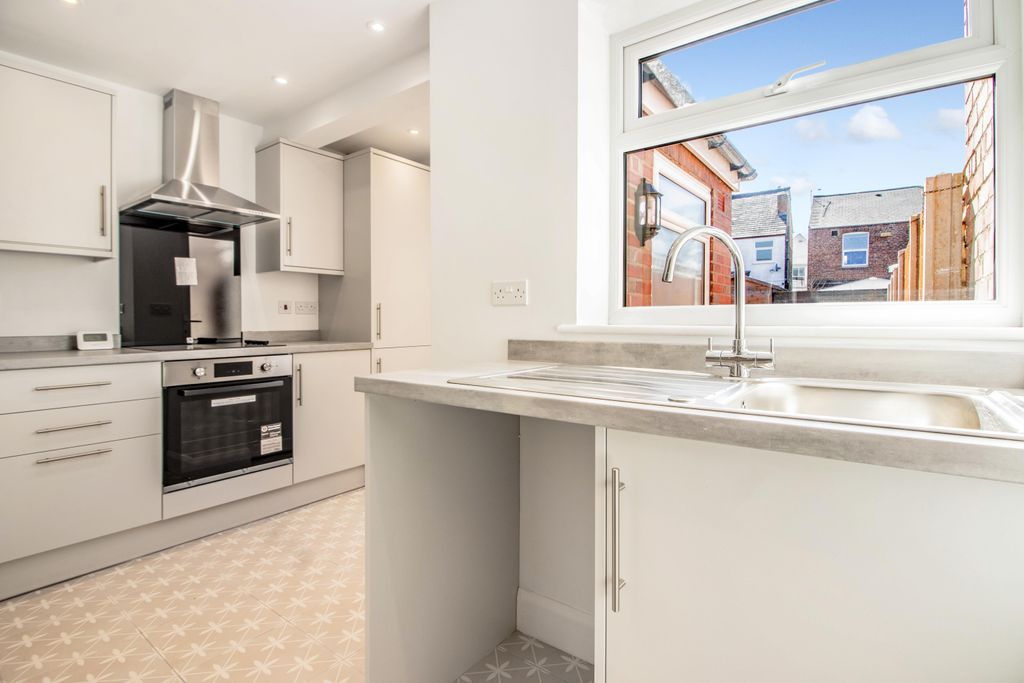 3 bed terraced house to rent in Friar Street, Long Eaton, Nottingham