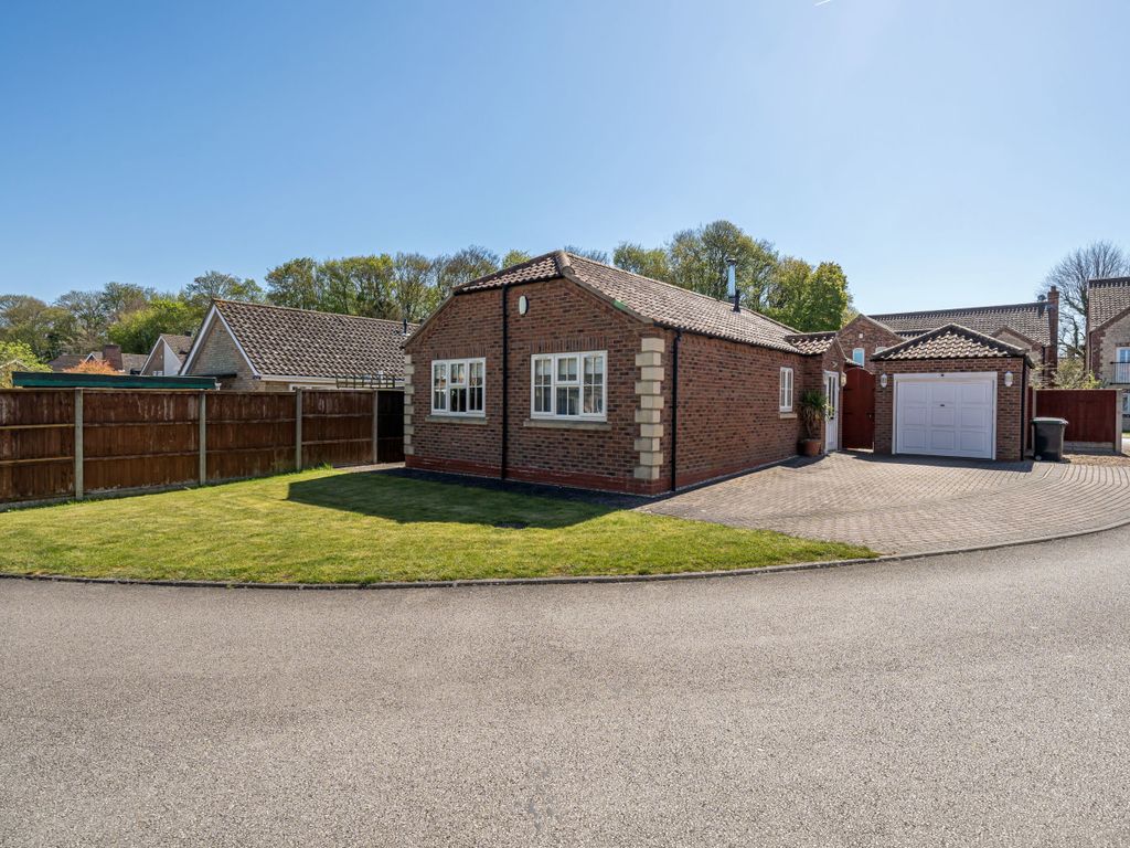 3 bed detached bungalow for sale in Park View Mews, Branston, Lincoln