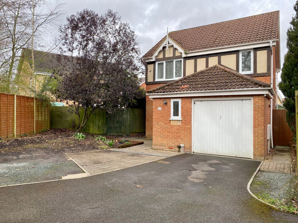 3 bed detached house for sale in Sovereign Close, Totton SO40 Zoopla