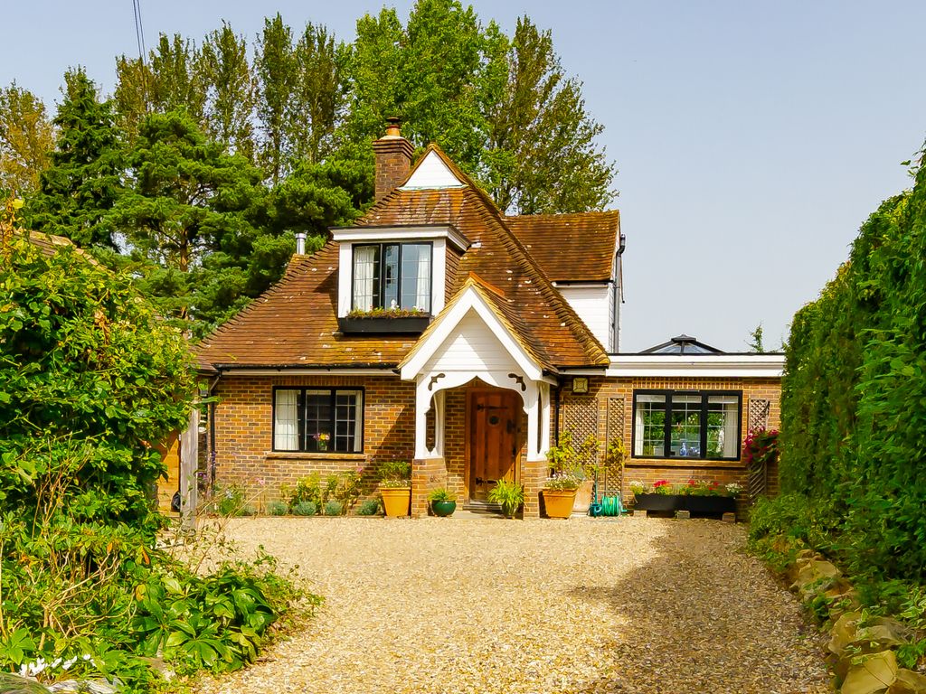 3 bed detached house for sale in Cansiron Lane, Ashurst Wood, East