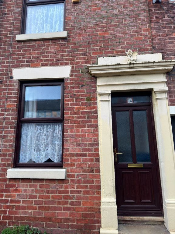 2 bed terraced house to rent in Wellington Road, AshtonOnRibble