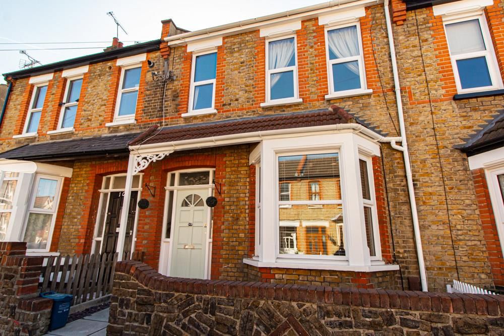 3 bed terraced house for sale in Hainault Avenue, WestcliffOnSea, Essex SS0, £325,000 Zoopla