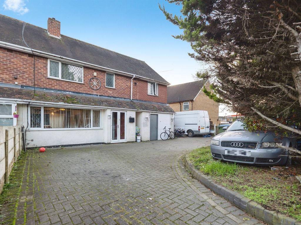 5 bed semidetached house for sale in Ennerdale Road, Great Barr