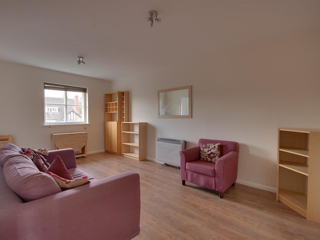 2 bed flat for sale in Bowling Court, Mildred Avenue, Watford WD18 Zoopla