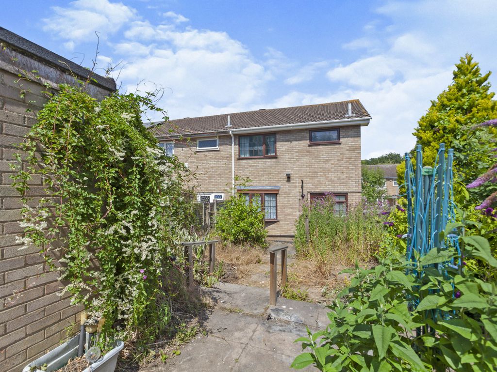 3 bed end terrace house for sale in Little Barley Close, Beaumont Leys