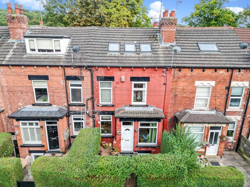 2 bed terraced house for sale in Ravenscar Terrace, Oakwood LS8, £