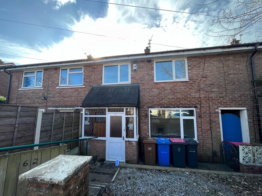 3 bed terraced house to rent in Barry Crescent, Worsley, Manchester M28