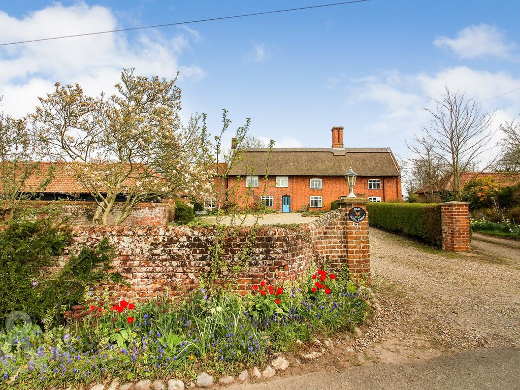 5 bed farmhouse to rent in Newport Road, South Walsham, Norwich NR13