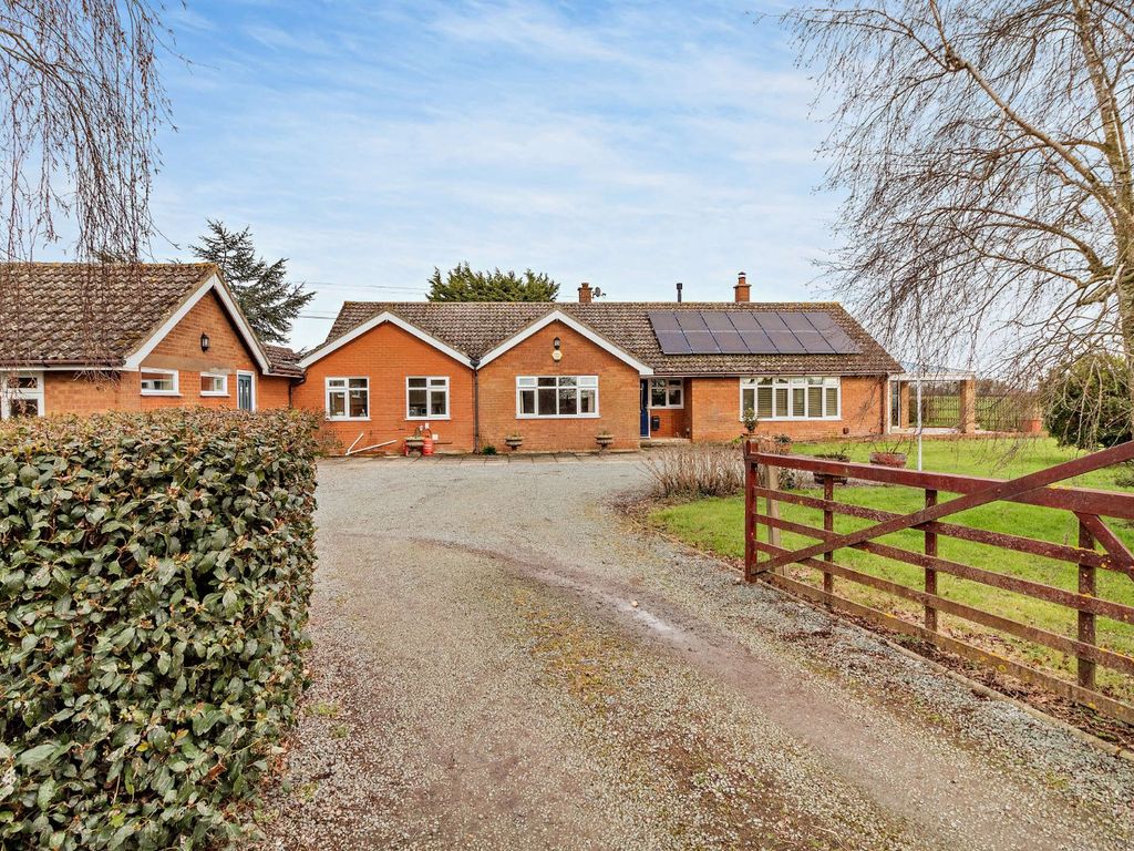 5 bed bungalow for sale in Swilland, Ipswich, Suffolk IP6 Zoopla