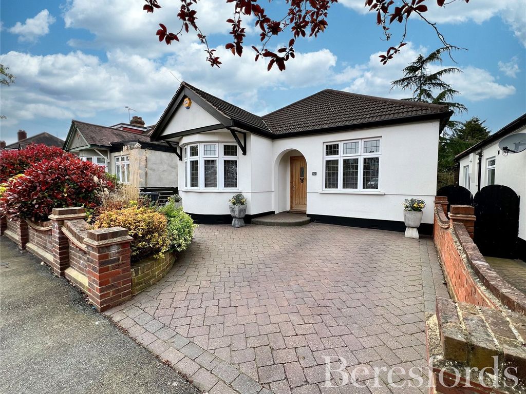 3 bed bungalow for sale in Avenue, Hornchurch RM11, £700,000