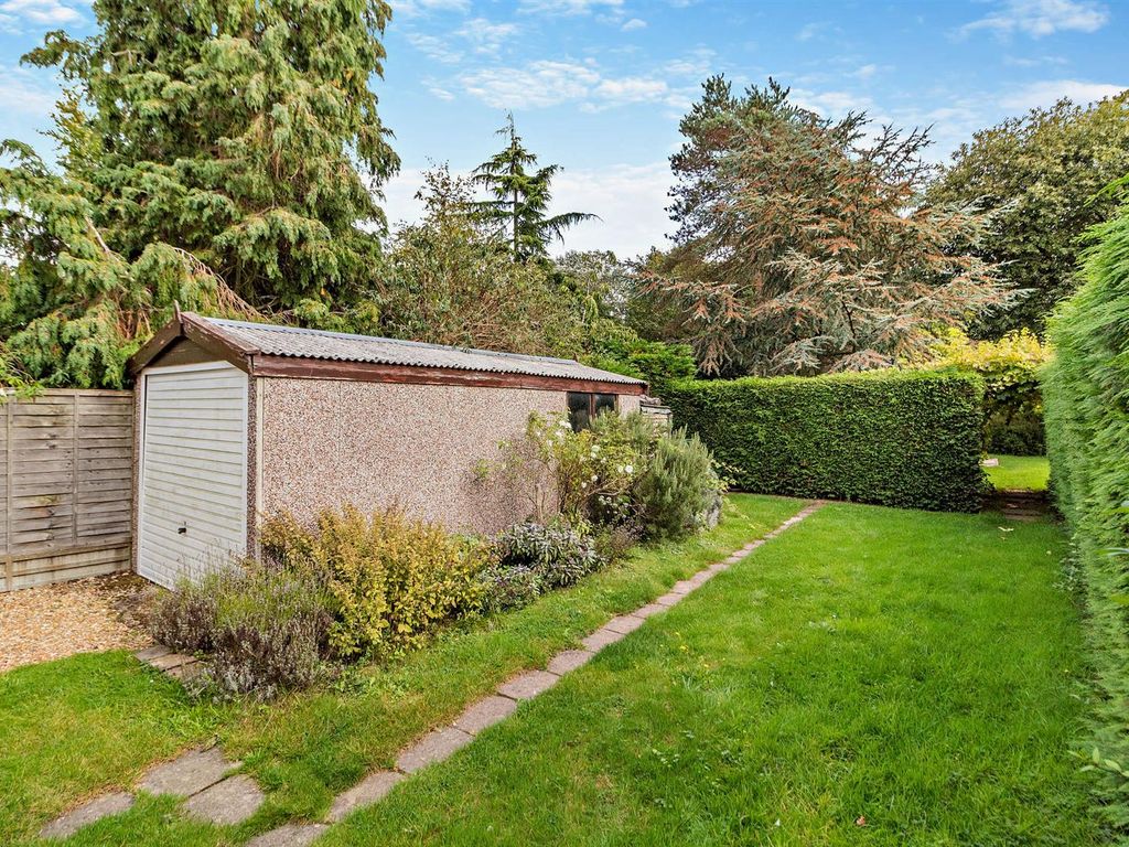 3 bed semidetached house for sale in Brinkley Road, Burrough Green