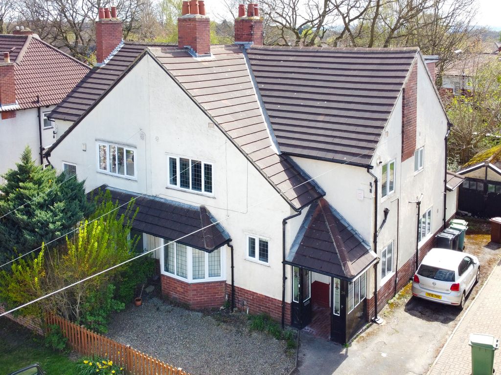 3 bed flat for sale in Nunroyd Road, Leeds LS17 Zoopla