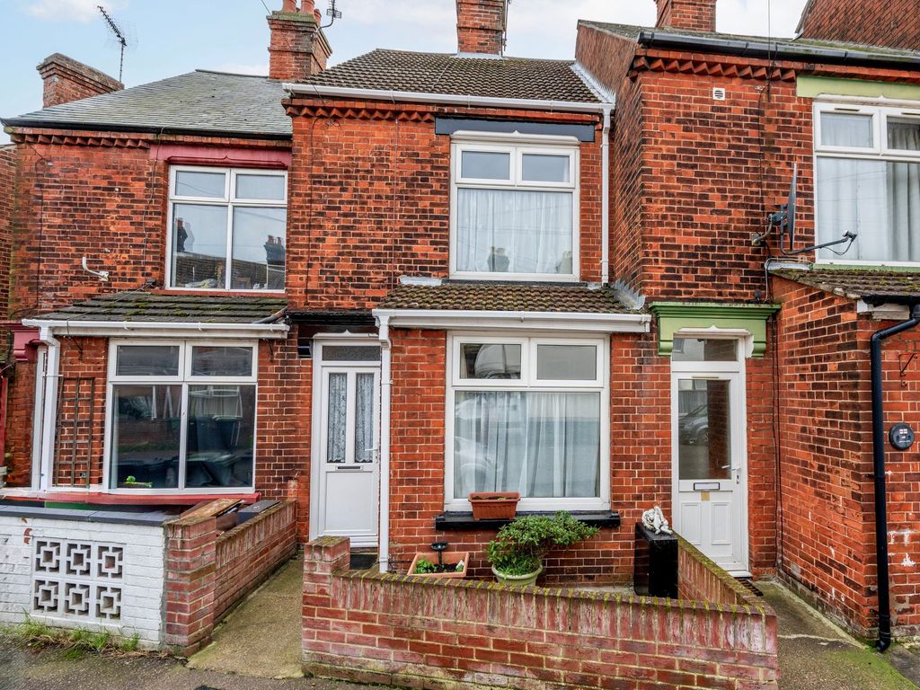 3 bed terraced house for sale in Alderson Road, Great Yarmouth NR30, £