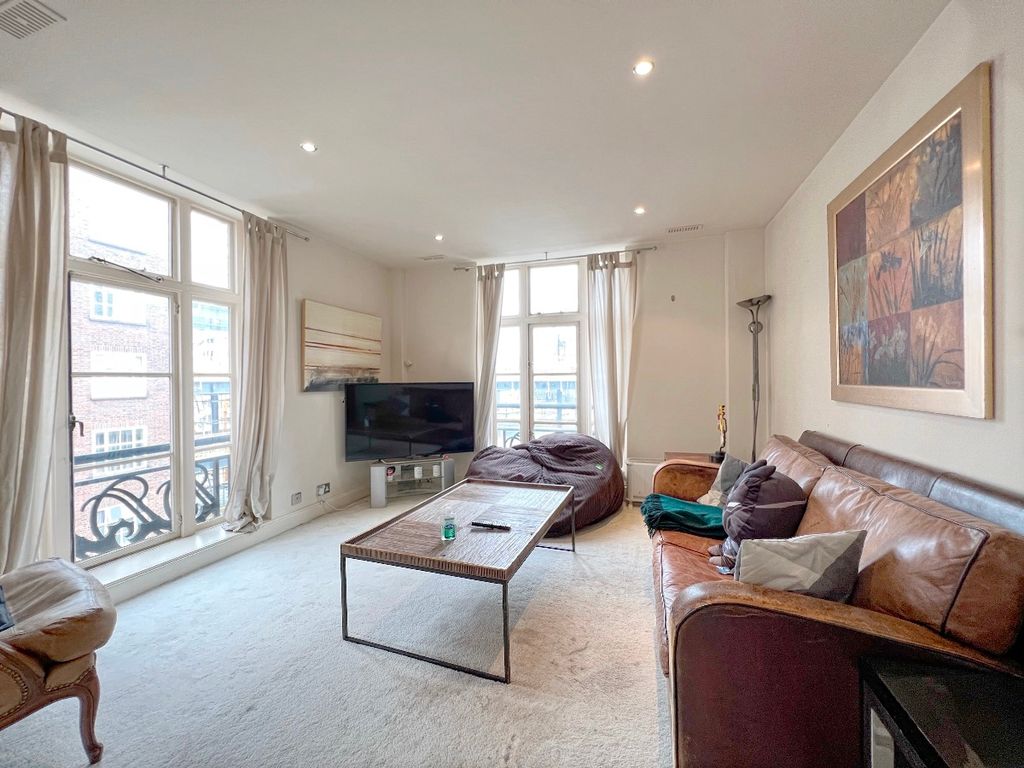 2 bed flat to rent in Hertford Street, Mayfair, London W1J Zoopla