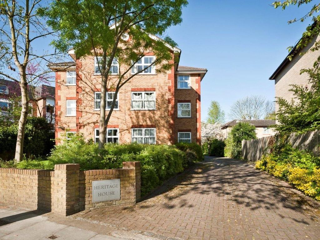 1 bed flat to rent in London Road, Twickenham, Middlesex TW1, £1,500