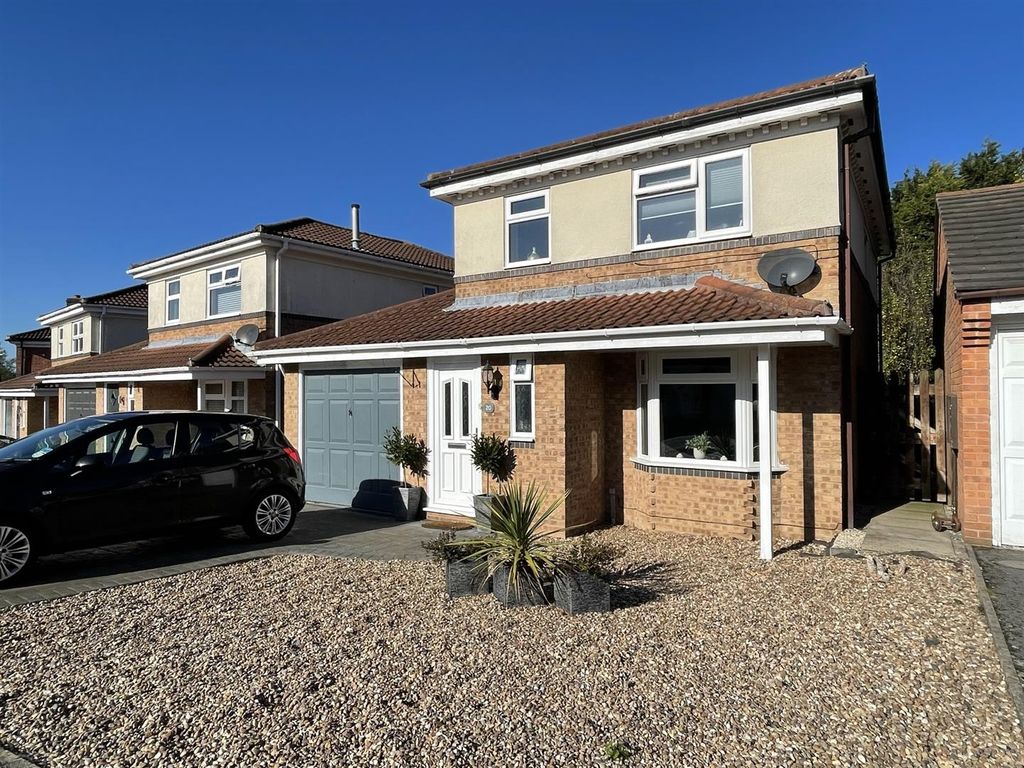 3 bed detached house for sale in Almond Grove, Newhall, Swadlincote