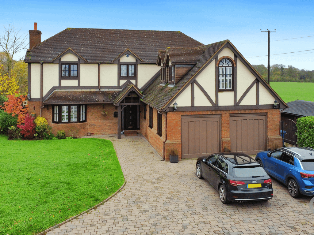 6 bed detached house for sale in North Road, South Ockendon RM15 Zoopla