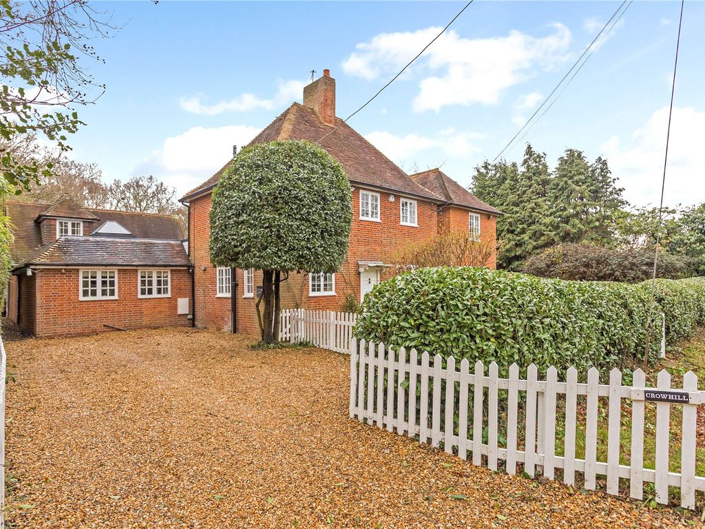 6 bed detached house for sale in Christmas Lane, Farnham Common SL2