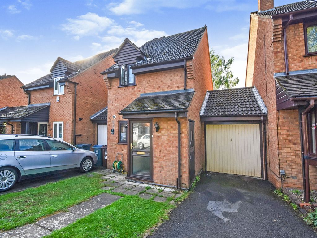 2 bed linkdetached house for sale in Ellenborough Close, Thorley