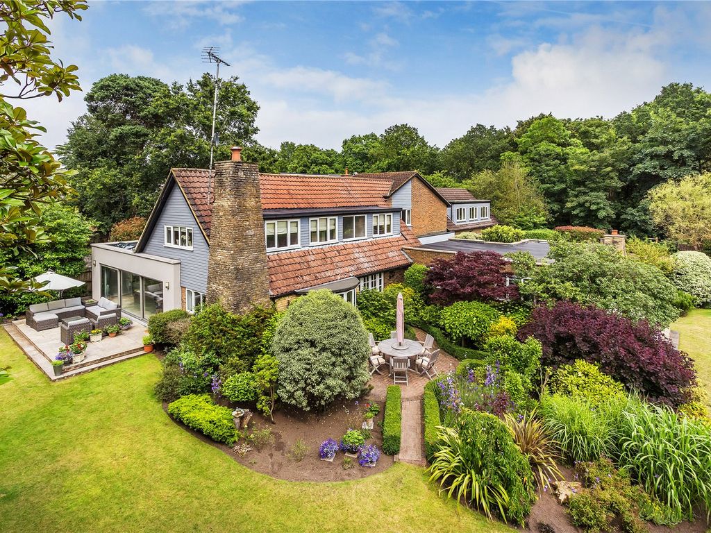 6 bed detached house for sale in Heatherfield Lane, Weybridge, Surrey