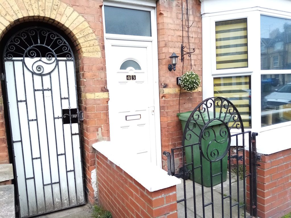 2 bed flat for sale in Clarence Road, Bridlington YO15 Zoopla