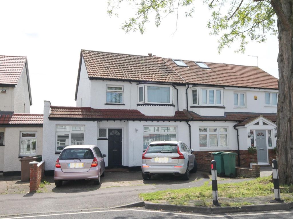 4 bed semidetached house to rent in Erskine Road, Sutton SM1 Zoopla