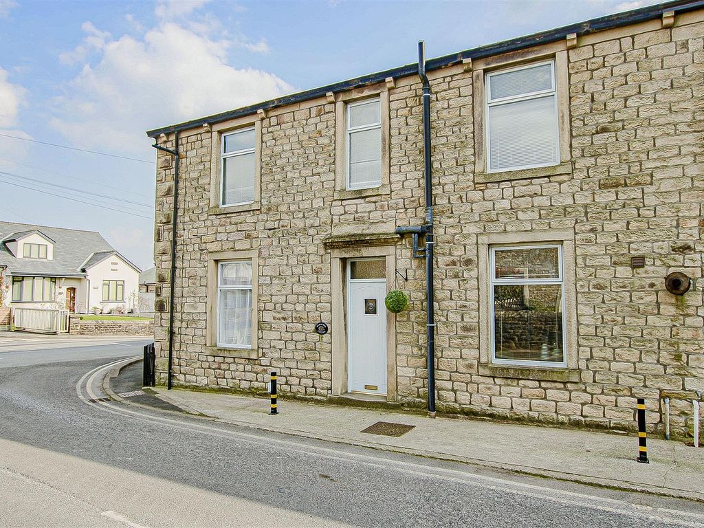 2 bed end terrace house for sale in Clitheroe Road, Waddington