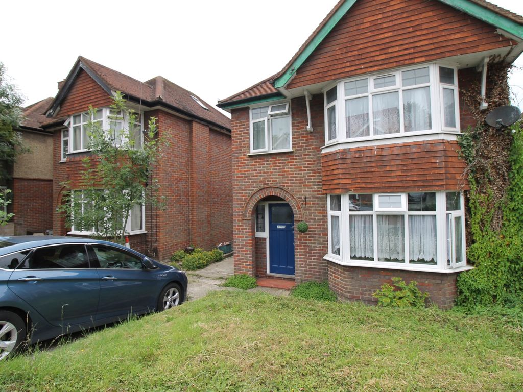 3 bed detached house for sale in Desborough Avenue, High HP11