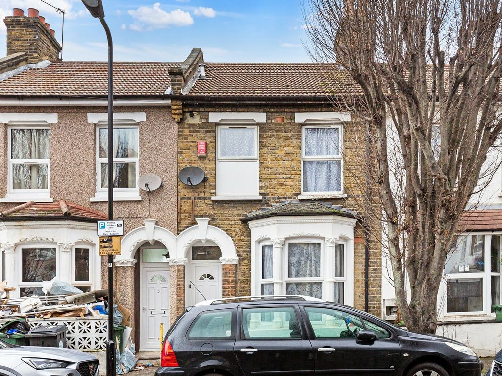 2 bed flat for sale in Belton Road, London E11 Zoopla