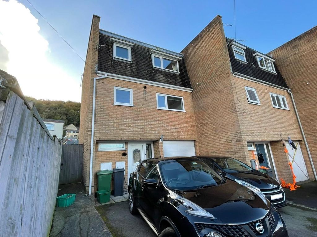 3 bed end terrace house for sale in Upper Poole Road, Dursley GL11, £