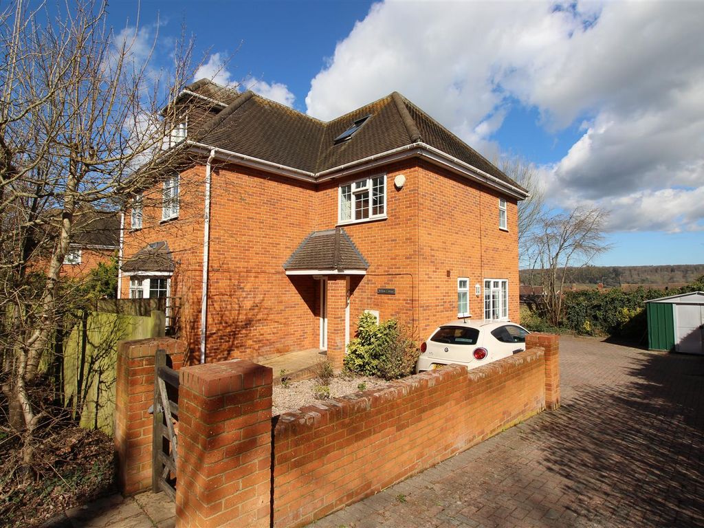 5 bed detached house for sale in Purley Rise, Purley On Thames, Reading