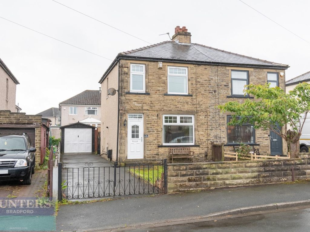 3 bed semidetached house to rent in Kenley Mount, Bradford BD6, £900 pcm Zoopla