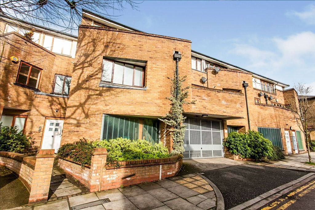 Northcote Avenue London W5  