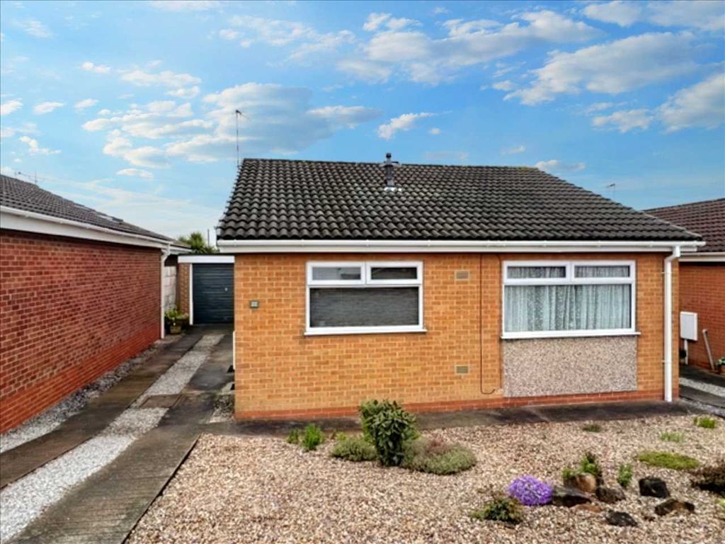 2 bed detached bungalow for sale in Hazelwood Close, Nottinghamshire