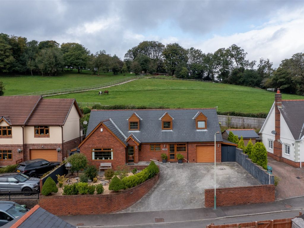 3 bed detached house for sale in Heol Y Coed, Wyllie, Blackwood NP12, £