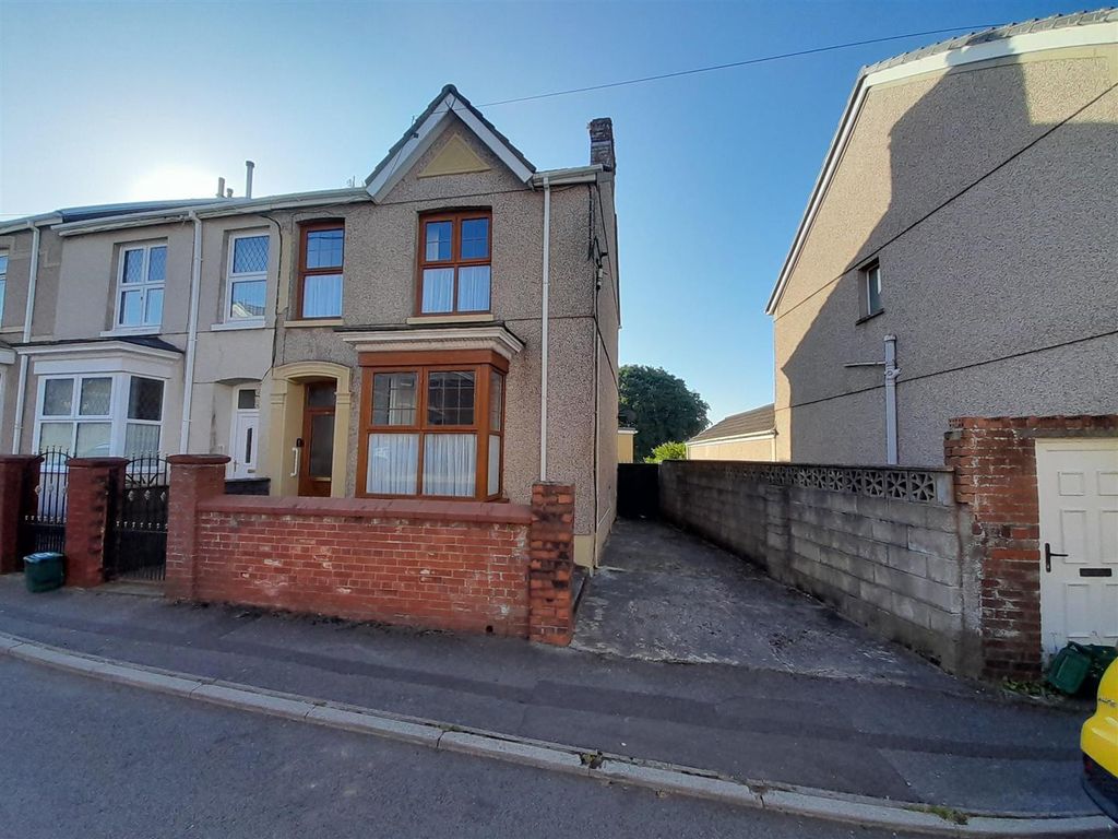 3 bed end terrace house for sale in Penallt Road, Llanelli SA15, £