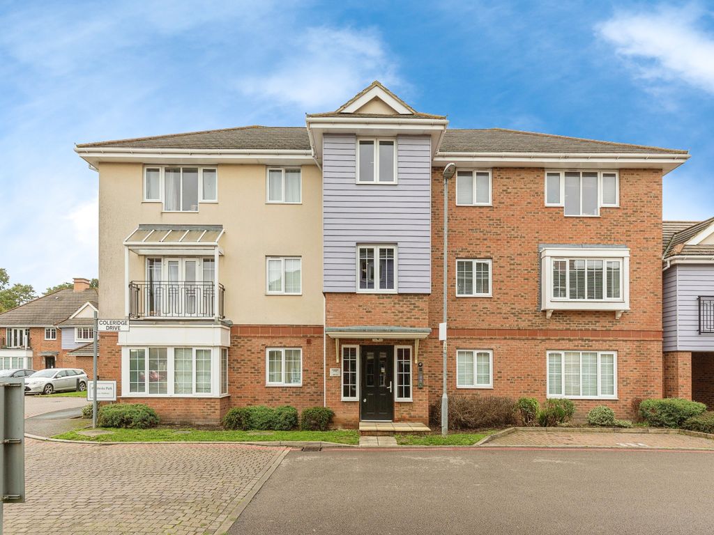 2 bed flat for sale in 7 Coleridge Drive, Ruislip HA4, £400,000 Zoopla