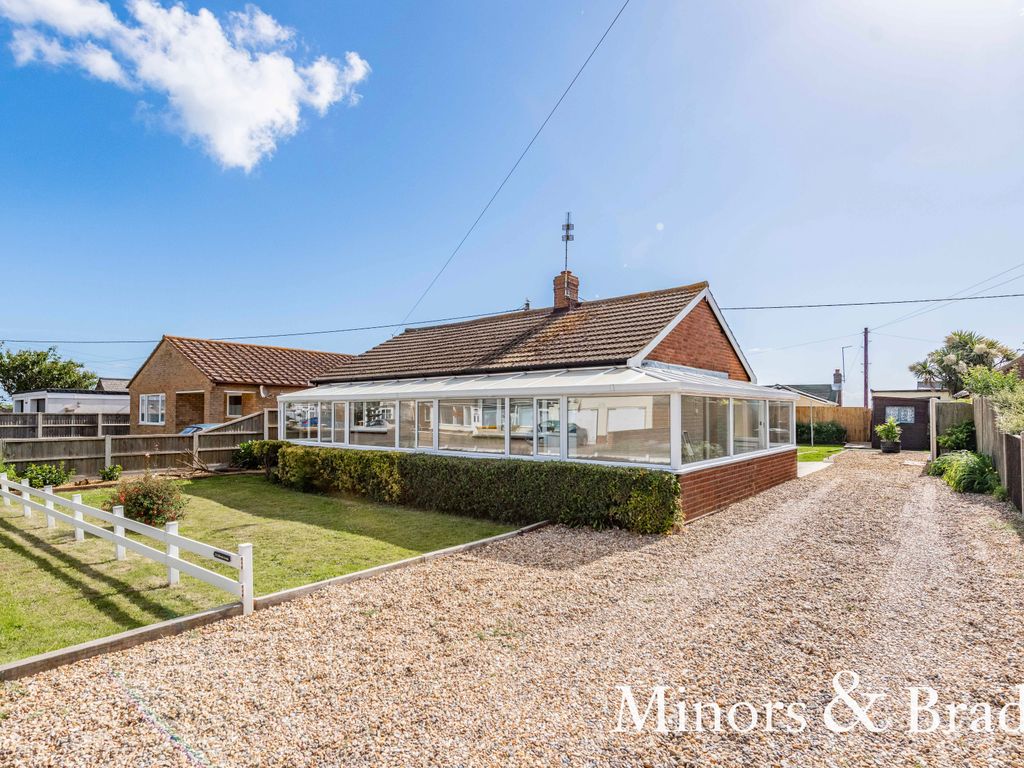 2 bed detached bungalow for sale in California Avenue, Scratby, Great