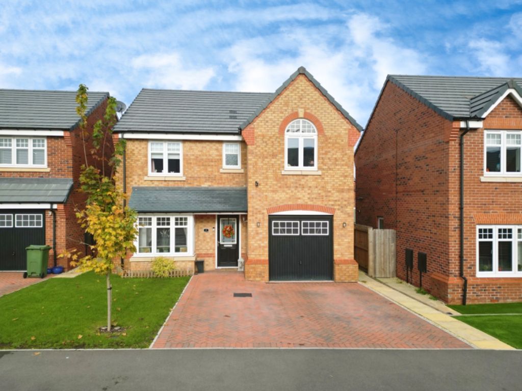 4 bed detached house for sale in Monsella Grove, Retford