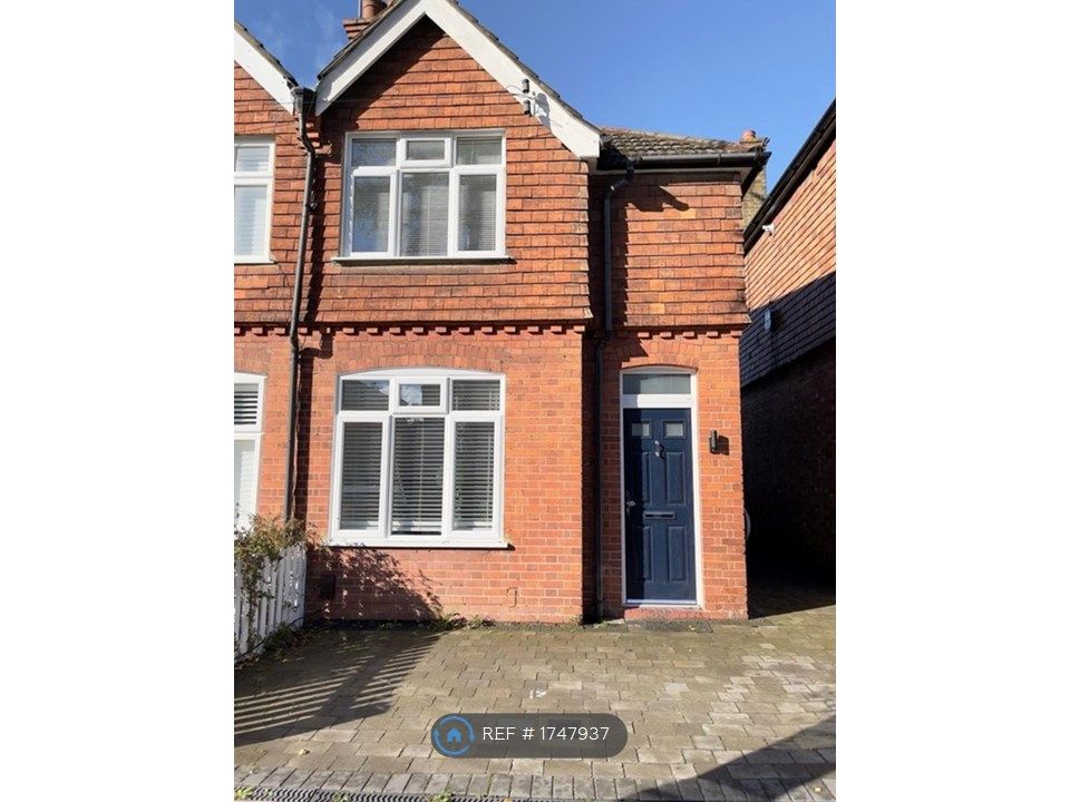2 bed semidetached house to rent in Hilliard Road, Northwood HA6, £