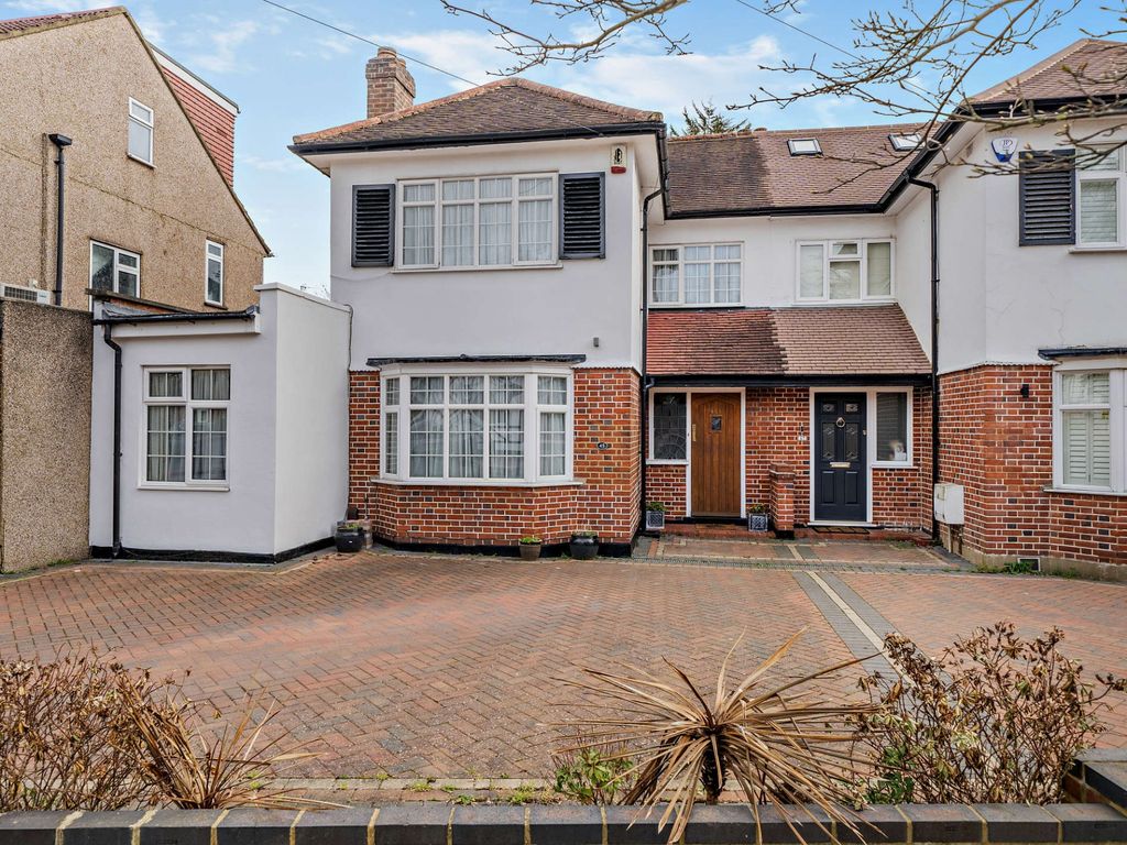 4 bed semidetached house for sale in Dawlish Drive, Pinner HA5, £