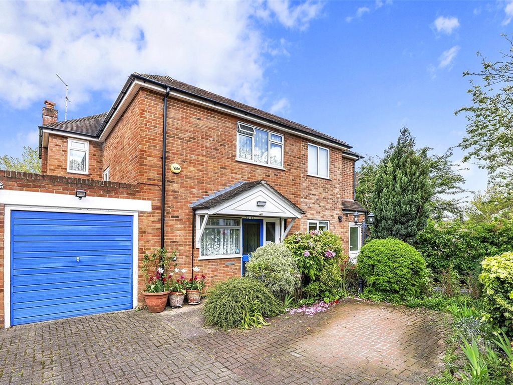 3 bed link detached house for sale in Courthouse Road, West Finchley