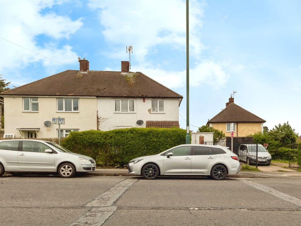 3 bed semidetached house for sale in Glaisdale Drive West, Nottingham