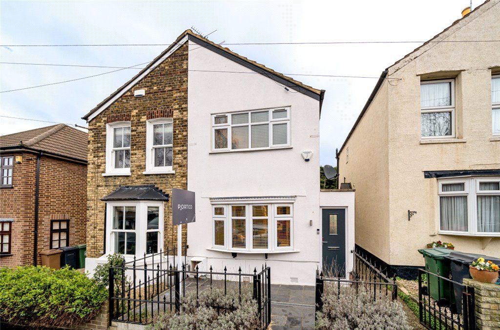 2 bed end terrace house for sale in Elm Grove, Woodford Green IG8 Zoopla
