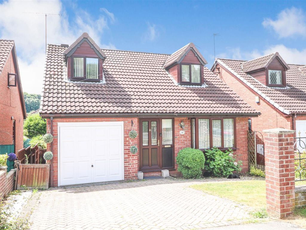 3 bed detached bungalow for sale in Hawthorn Avenue, Maltby, Rotherham