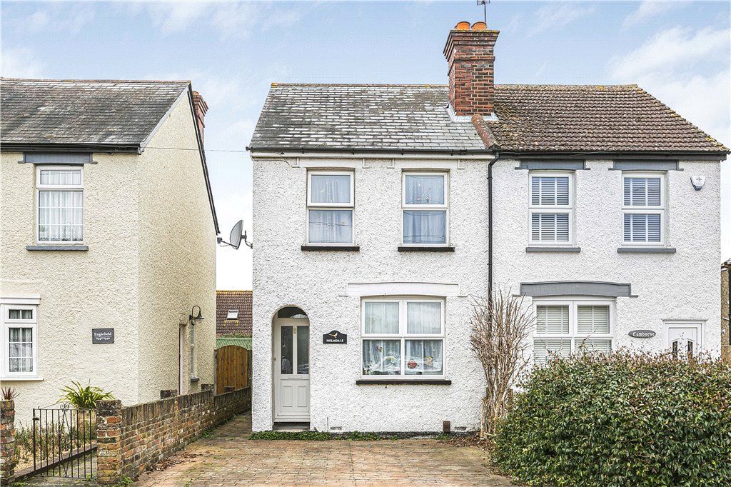 3 bed semidetached house for sale in Stanwell New Road, Staines