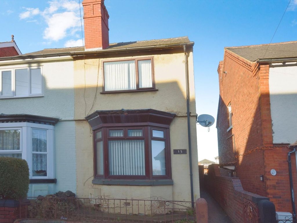 3 bed semidetached house for sale in Gloucester Road, Stonegravels