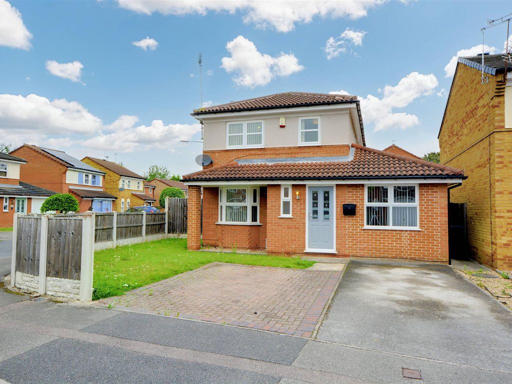 3 bed detached house for sale in Kirkland Drive, Beeston, Nottingham NG9, £365,995 Zoopla